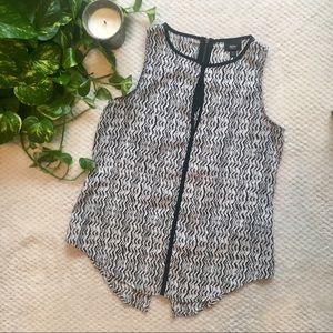 BOGO🍾 • B+W keyhole front tank⚪️⚫️